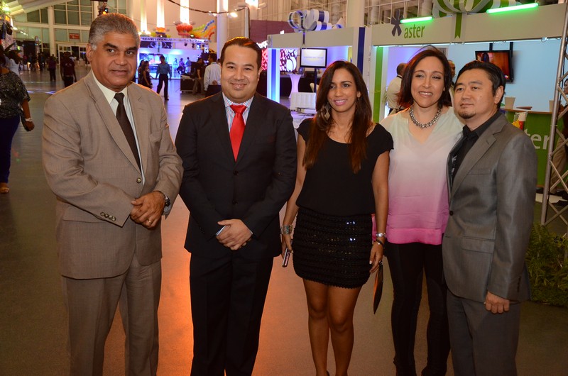 Fausto Fernández, Junior Hernández, Raquel Tome, Edilenia Tactuk y Mite Nishio (Principal)