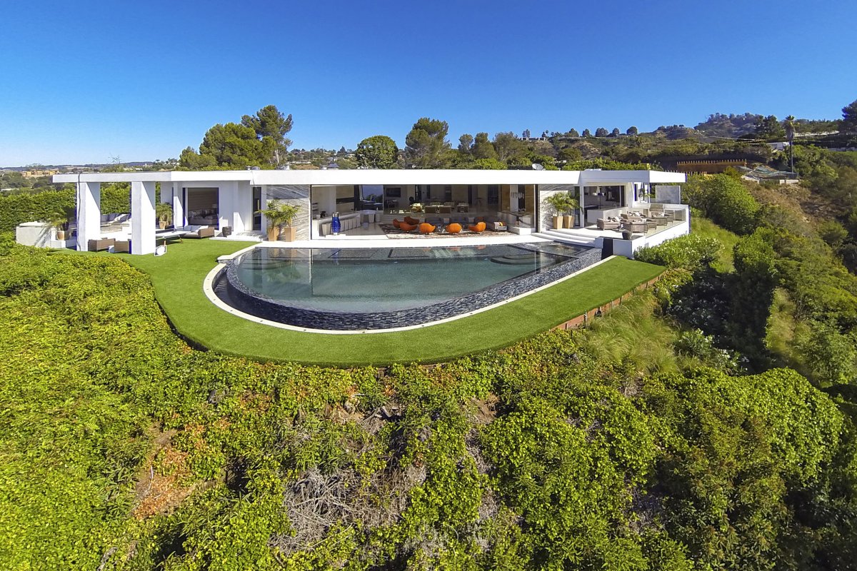 welcome-to-1181-north-hillcrest-the-home-was-listed-in-september-for-85-million