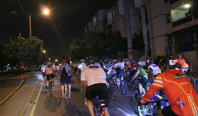 bicicletada nocturna en Santo Domingo