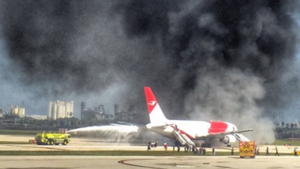 avion-se-incendia-en-aeropuerto-de-miami