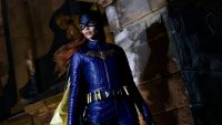 Leslie Grace ‘no pudo resistir’ compartir imágenes detrás de escena de ‘Batgirl’